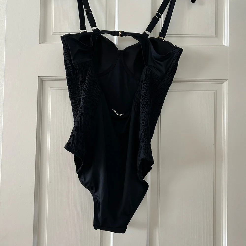 Brand New Betsey Johnson Size 12 Black One-Piece Swimsuit 🩱 Molded Cups